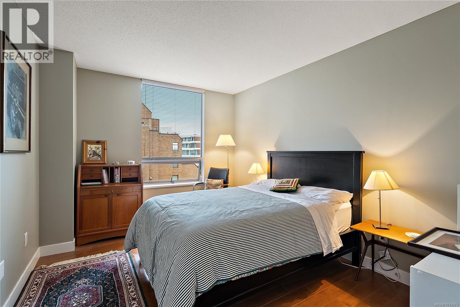 VICTORIA, British Columbia, V8V 4Y1, CA, 2 Bedrooms Bedrooms, ,2 BathroomsBathrooms,Residential,For Sale,1951175