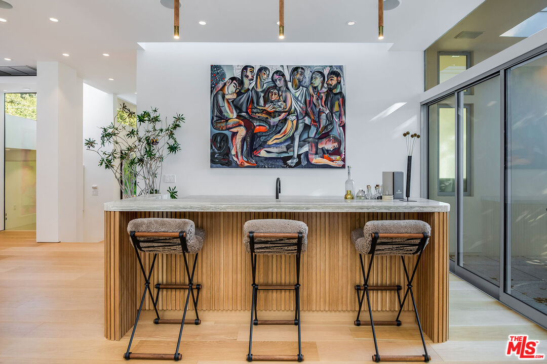 Beverly Hills, California, 90210, United States, 4 Bedrooms Bedrooms, ,5 BathroomsBathrooms,Residential,For Sale,1687212