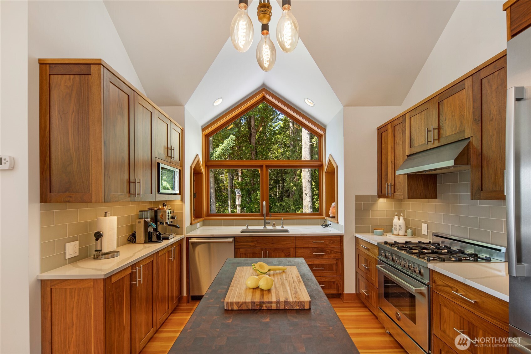 Friday Harbor, Washington, 98250, United States, 2 Bedrooms Bedrooms, ,2 BathroomsBathrooms,Residential,For Sale,1850093