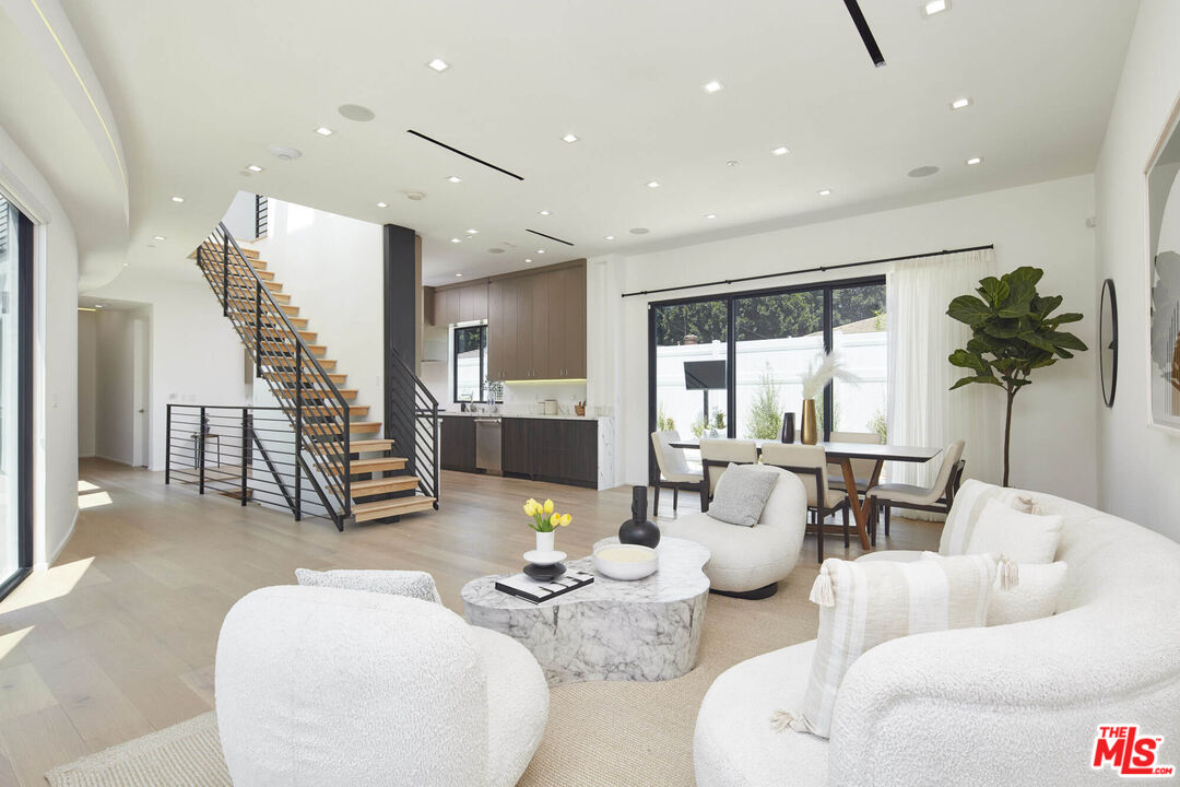 Culver City, California, 90230, United States, 4 Bedrooms Bedrooms, ,7 BathroomsBathrooms,Residential,For Sale,1804248