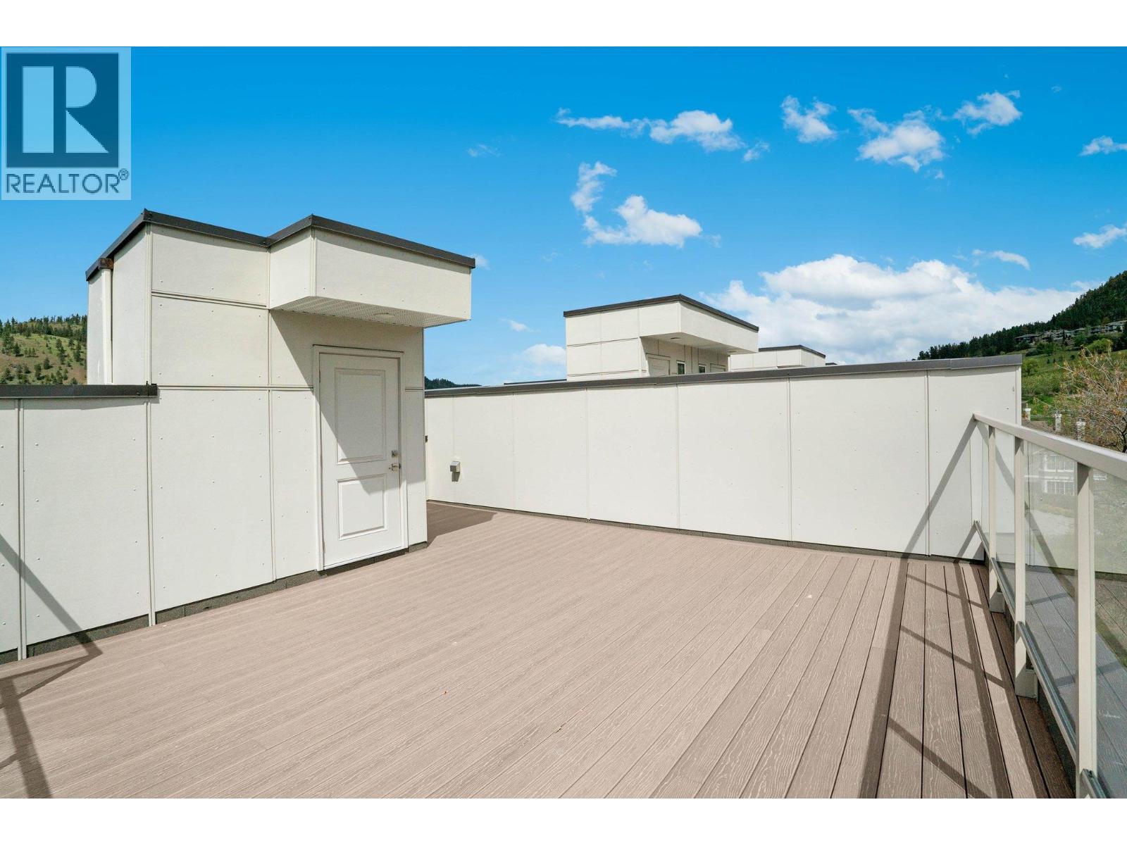 KELOWNA, British Columbia, V1V 2E6, CA, 4 Bedrooms Bedrooms, ,3 BathroomsBathrooms,Residential,For Sale,1960761