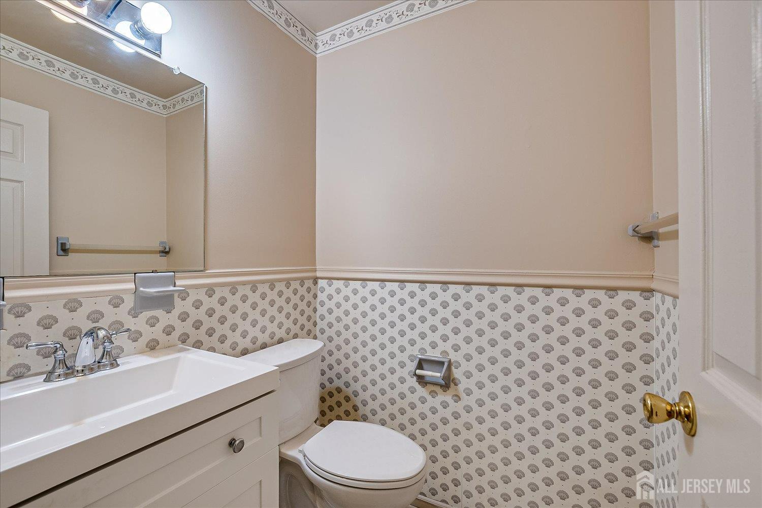 South Plainfield, New Jersey, 07080, United States, 4 Bedrooms Bedrooms, ,3 BathroomsBathrooms,Residential,For Sale,1934191