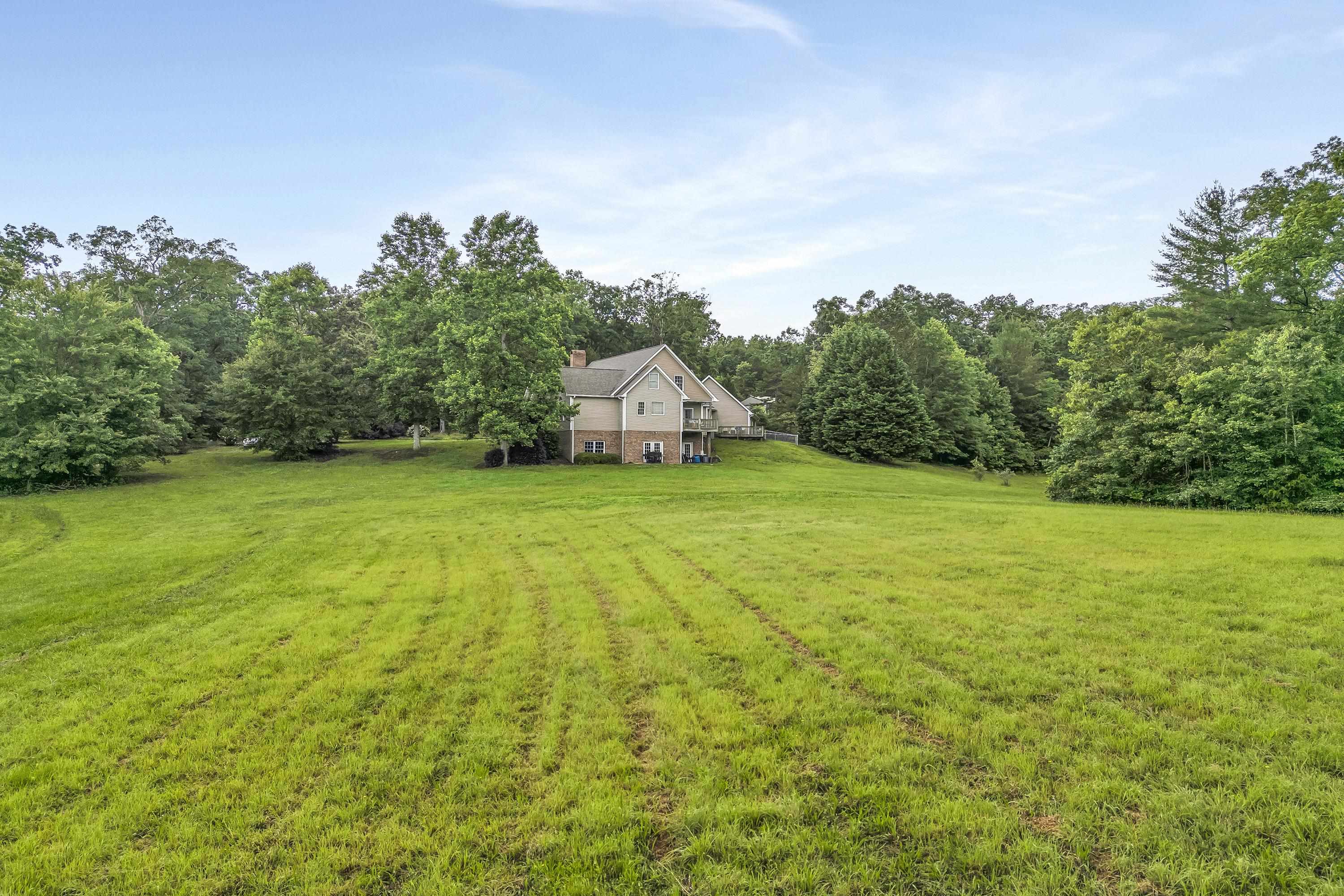 Landrum, South Carolina, 29356, United States, 5 Bedrooms Bedrooms, ,4 BathroomsBathrooms,Residential,For Sale,1868814