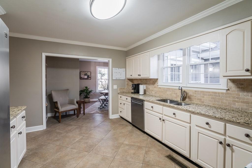 DALTON, Georgia, 30720, United States, 4 Bedrooms Bedrooms, ,3 BathroomsBathrooms,Residential,For Sale,1695923