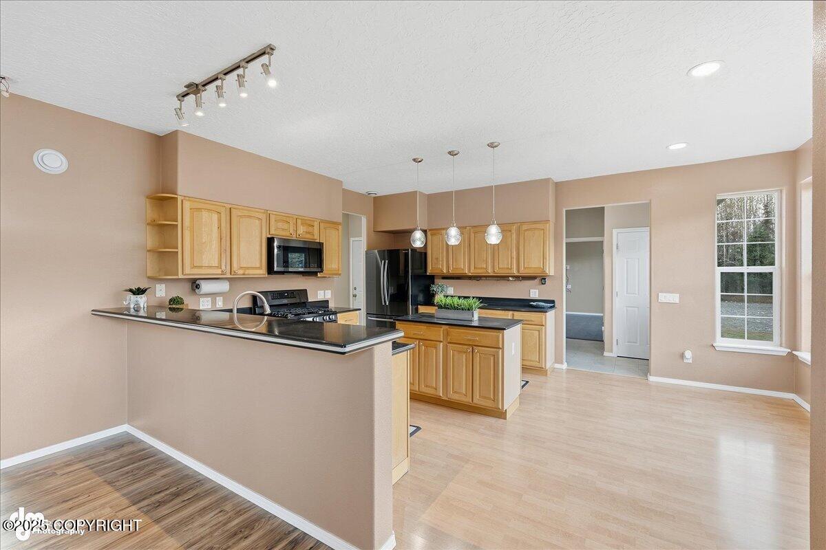 Sterling, Alaska, 99672, United States, 4 Bedrooms Bedrooms, ,3 BathroomsBathrooms,Residential,For Sale,1974036