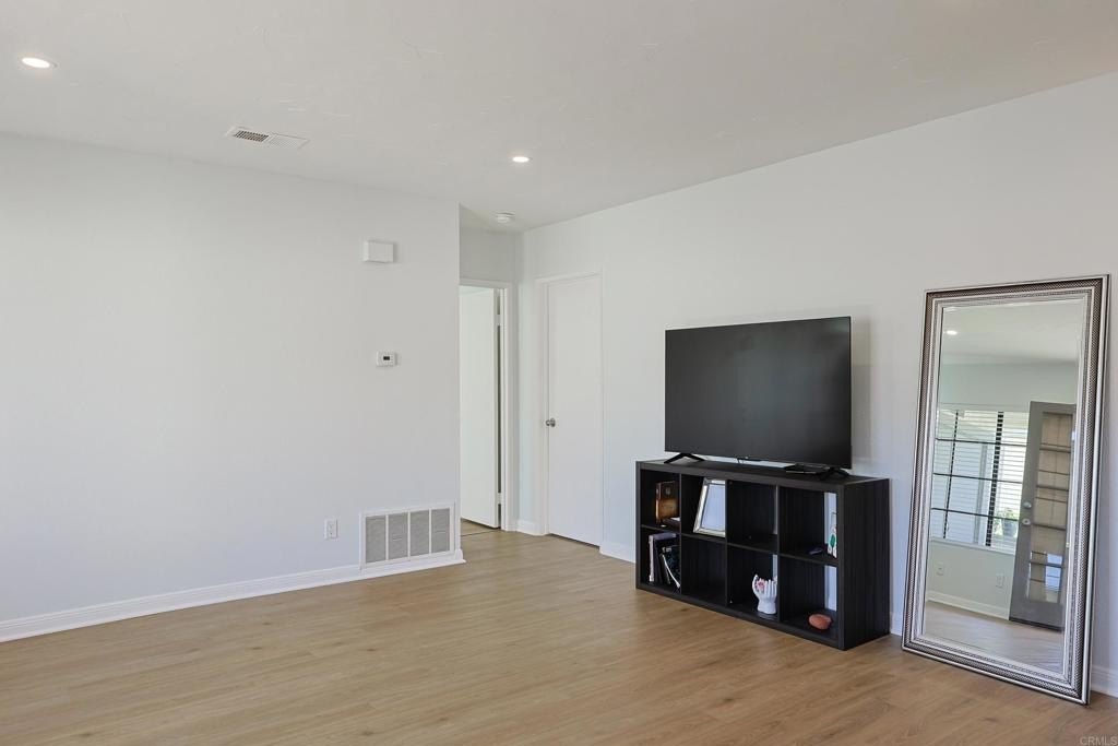 Santee, California, 92071, United States, 2 Bedrooms Bedrooms, ,2 BathroomsBathrooms,Residential,For Sale,1968611