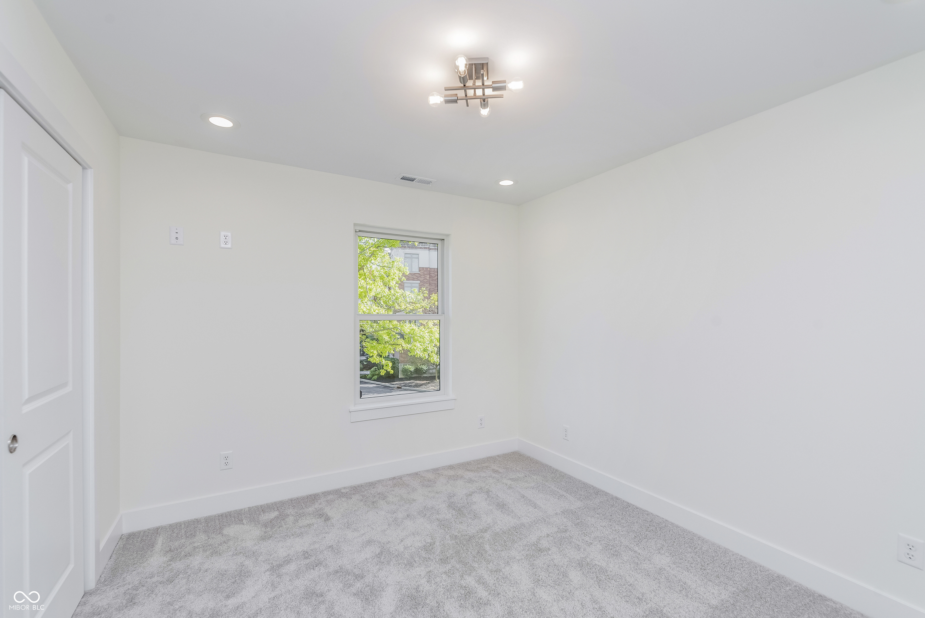 Noblesville, Indiana, 46062, United States, 3 Bedrooms Bedrooms, ,3 BathroomsBathrooms,Residential,For Sale,1881140