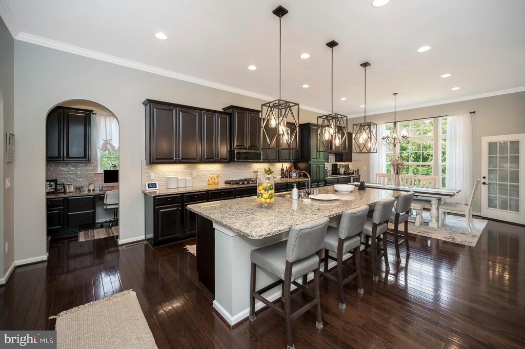 Fredericksburg, Virginia, 22406, United States, 5 Bedrooms Bedrooms, ,6 BathroomsBathrooms,Residential,For Sale,1981857