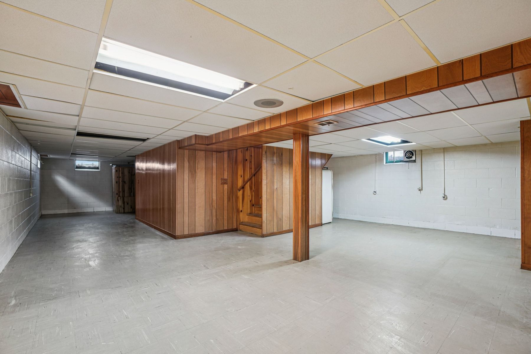  Turnkey Three Bedroom Ranch - 物件實景