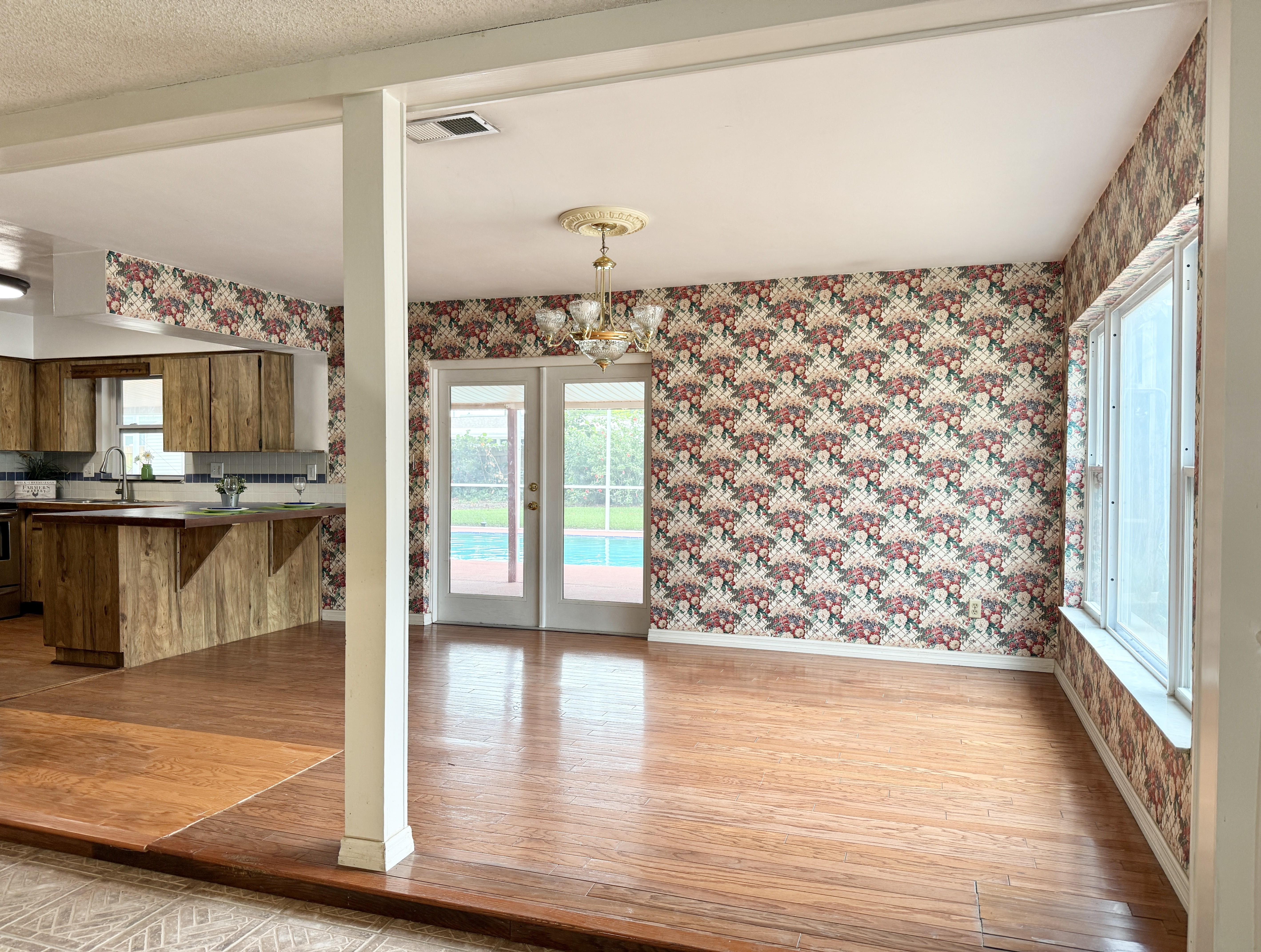 Tampa, Florida, 33618, United States, 3 Bedrooms Bedrooms, ,2 BathroomsBathrooms,Residential,For Sale,1931261