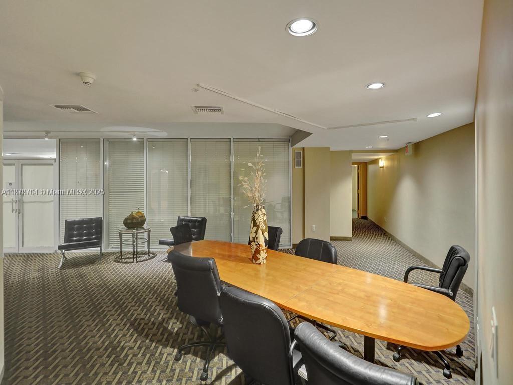 Aventura, Florida, 33180, United States, 2 Bedrooms Bedrooms, ,3 BathroomsBathrooms,Residential,For Sale,1947982