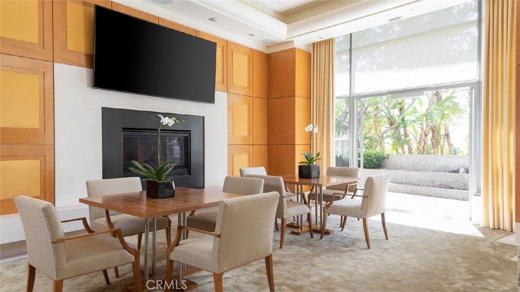 Los Angeles, California, 90024, United States, 2 Bedrooms Bedrooms, ,3 BathroomsBathrooms,Residential,For Sale,1829595