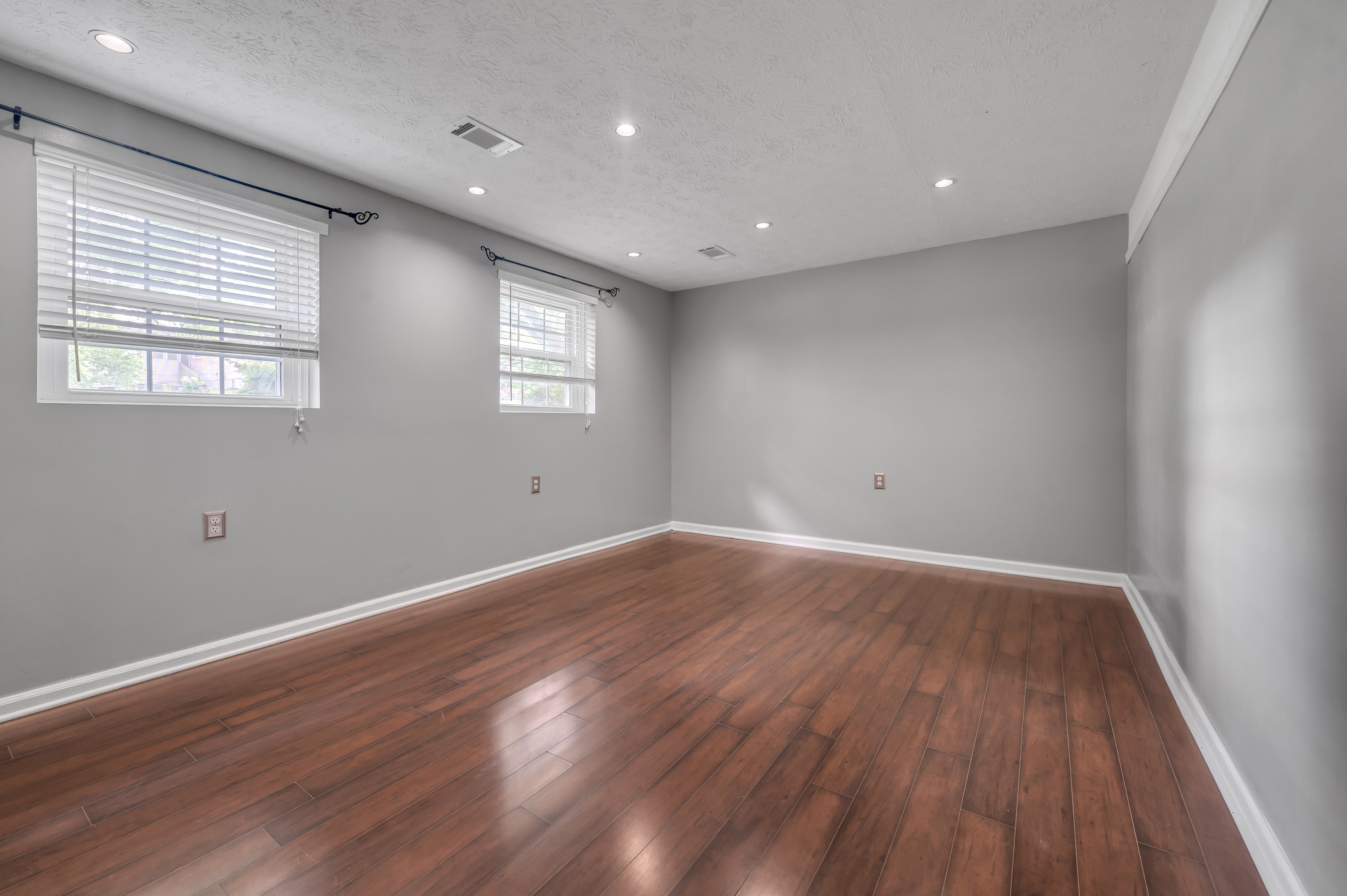  568 Merrimac Drive - 物件實景