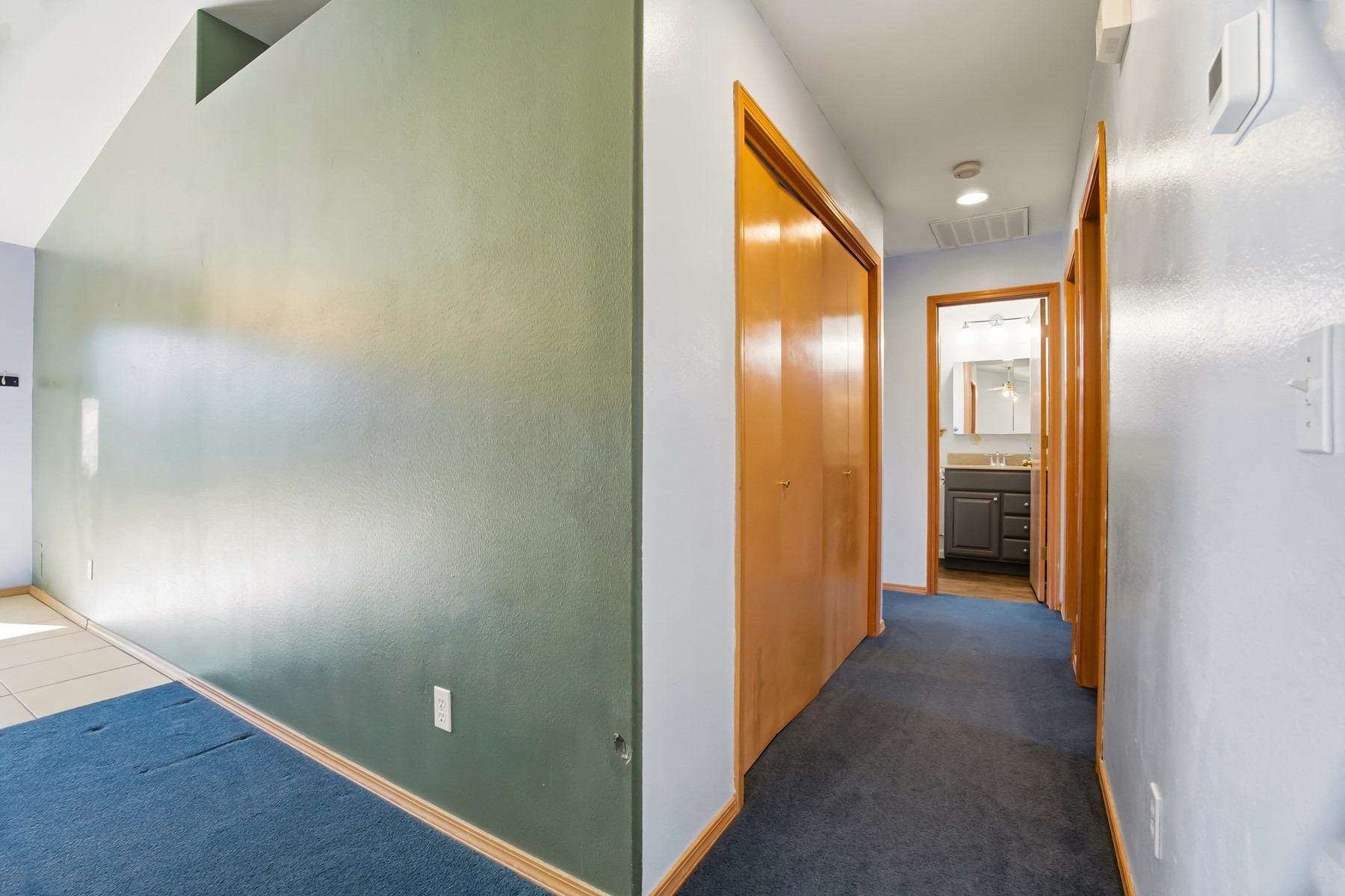  Single-Level Living with Key Updates - 物件實景