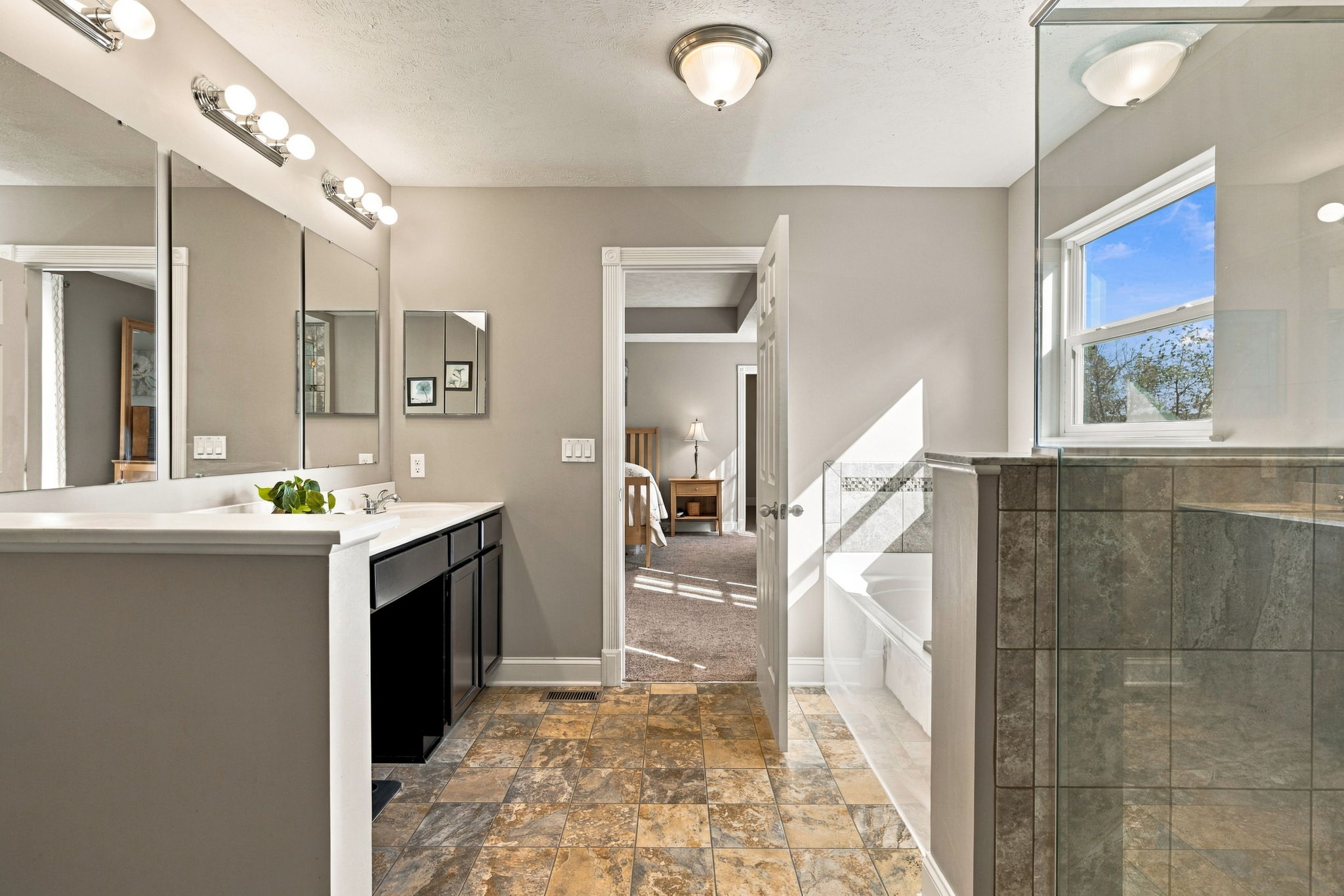  215 Horse Shoe Drive, Clinton, PA 15026 - 物件實景
