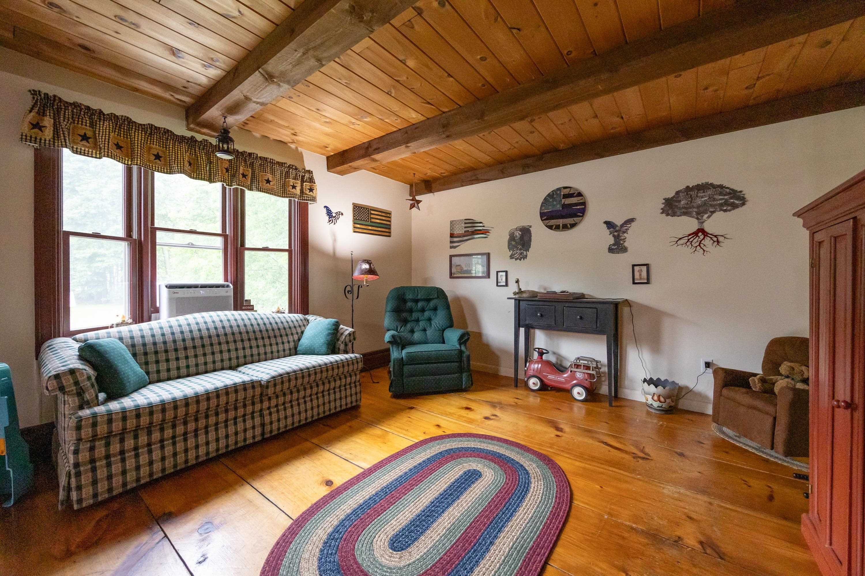 Hampstead, New Hampshire, 03826, United States, 4 Bedrooms Bedrooms, ,2 BathroomsBathrooms,Residential,For Sale,1890507