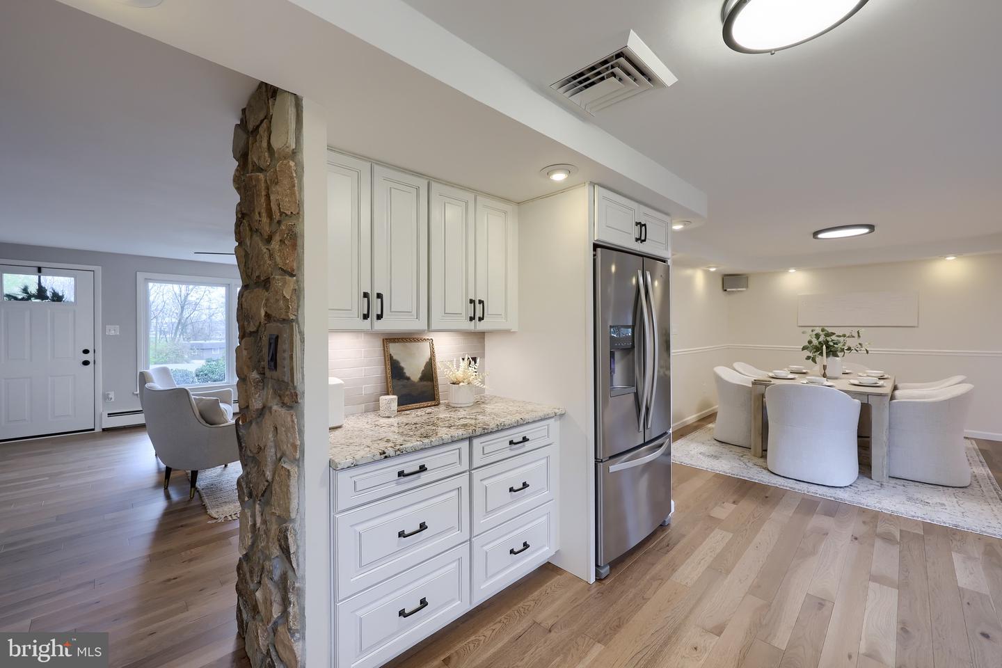 Lancaster, Pennsylvania, 17601, United States, 4 Bedrooms Bedrooms, ,3 BathroomsBathrooms,Residential,For Sale,1999084