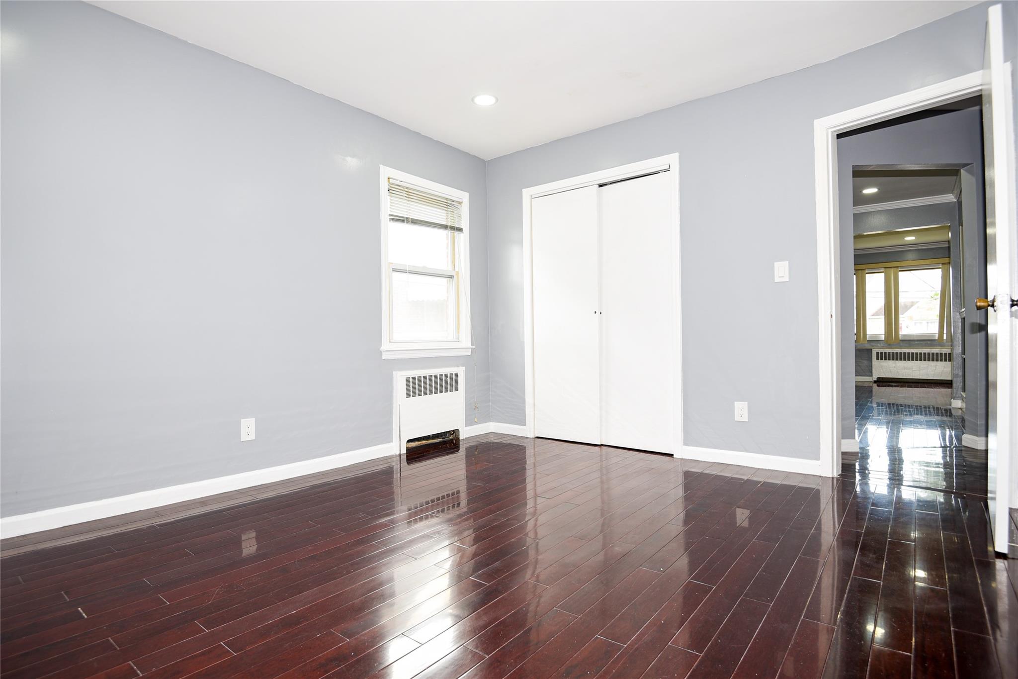 New Hyde Park, New York, 11040, United States, 4 Bedrooms Bedrooms, ,3 BathroomsBathrooms,Residential,For Sale,1903890