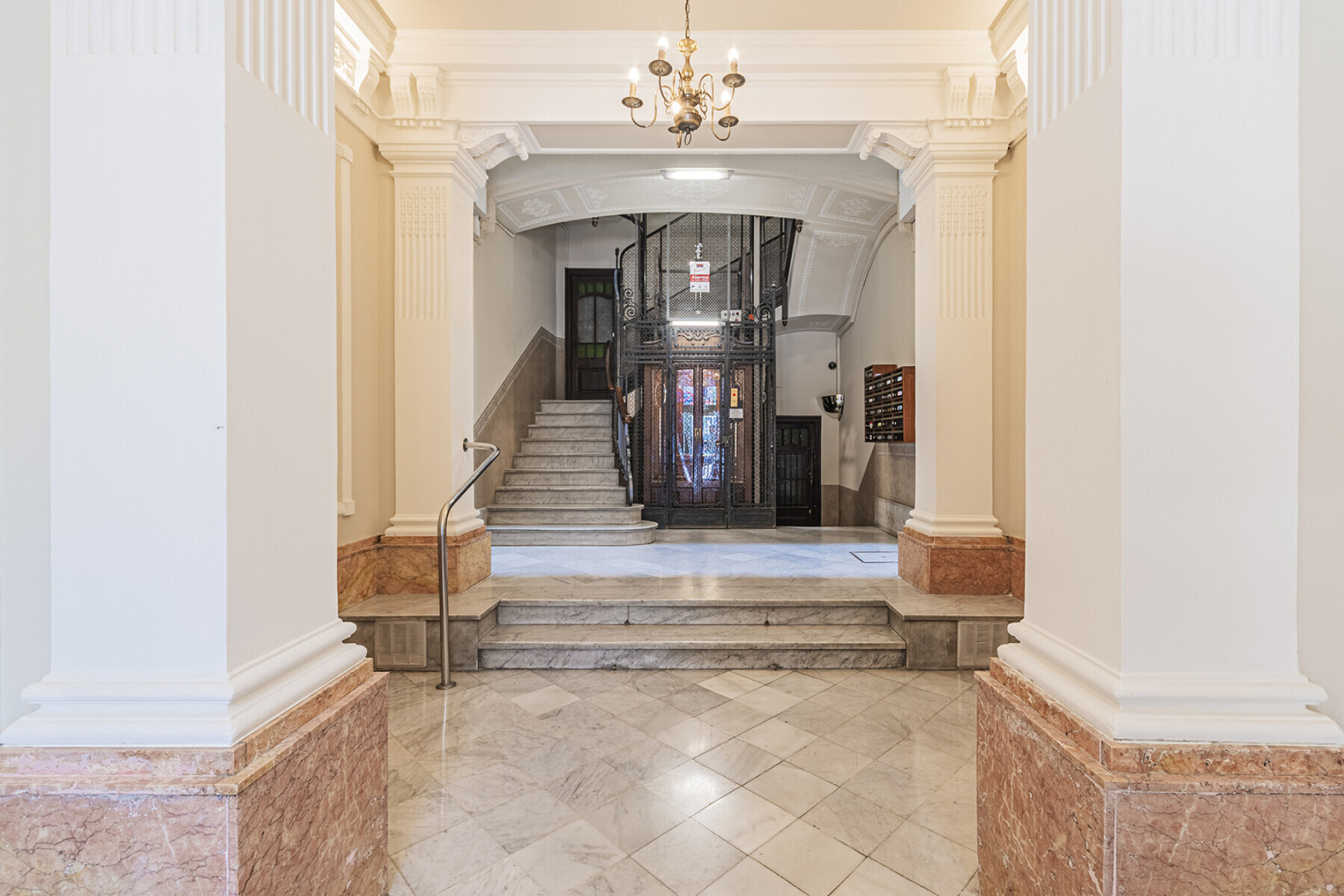  Extraordinary top-floor apartment in the central Eixample district - 物件實景