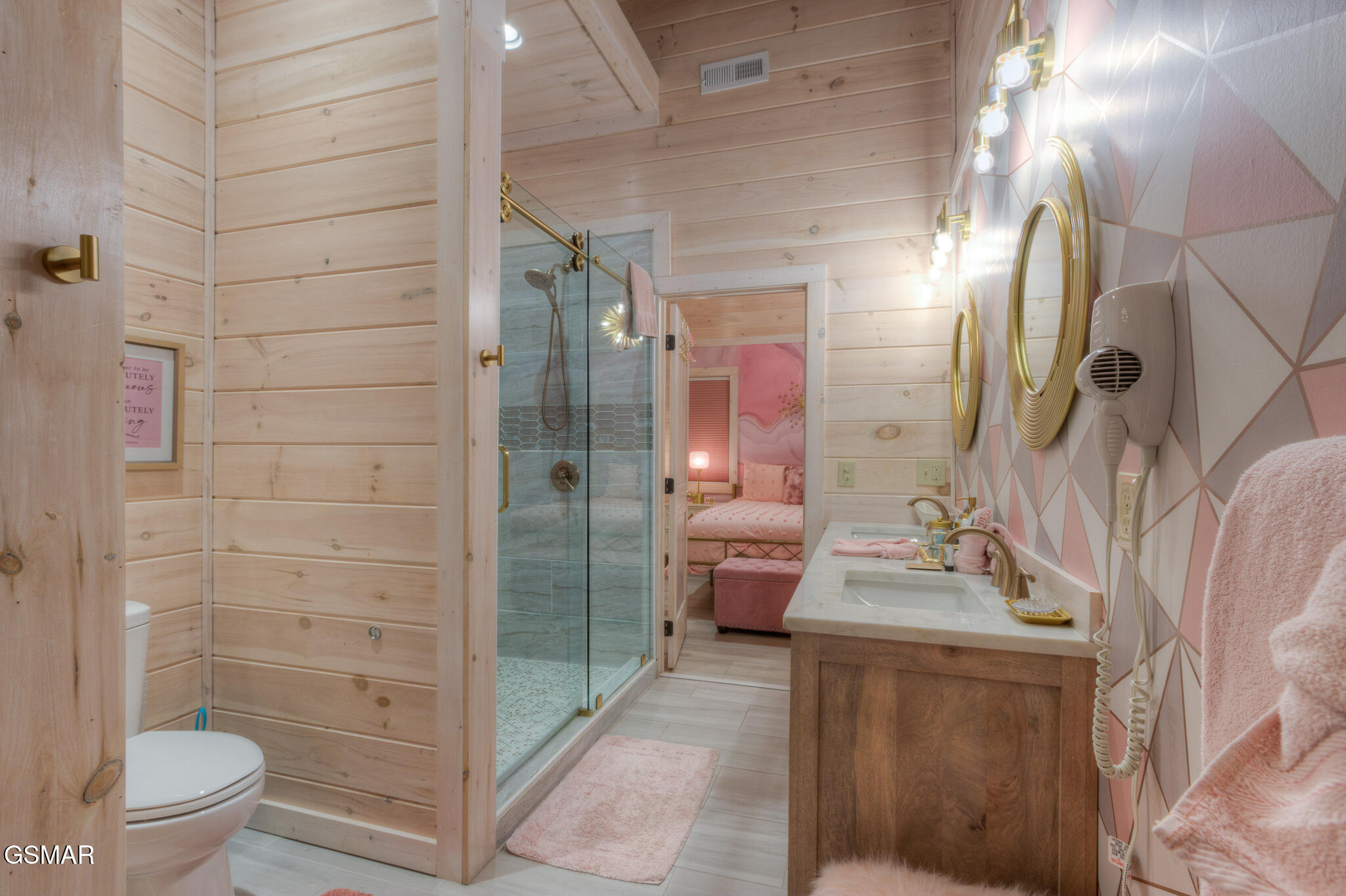 Sevierville, Tennessee, 37862, United States, 3 Bedrooms Bedrooms, ,5 BathroomsBathrooms,Residential,For Sale,1975393