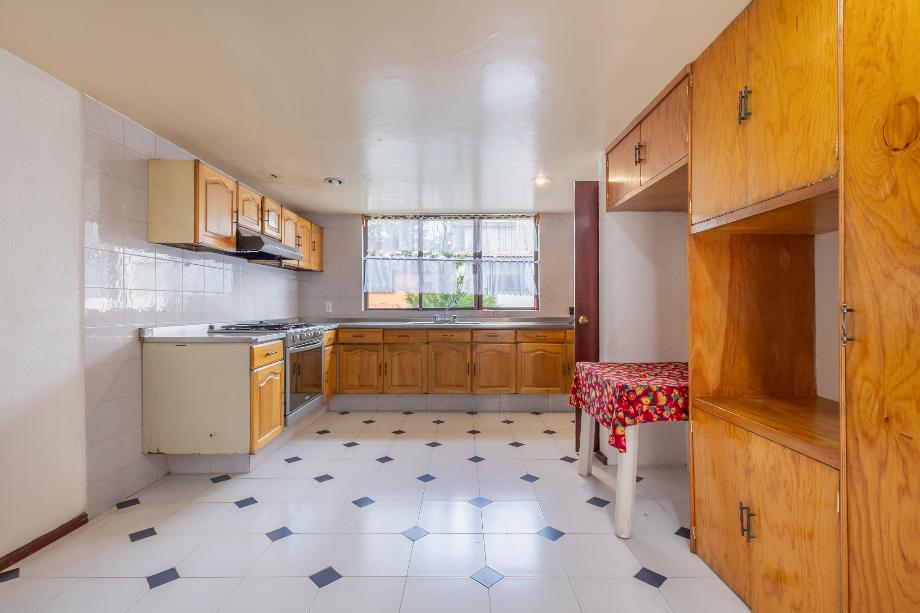 Álvaro Obregón, Ciudad de México, 01700, Mexico, 4 Bedrooms Bedrooms, ,3 BathroomsBathrooms,Residential,For Sale,1729158