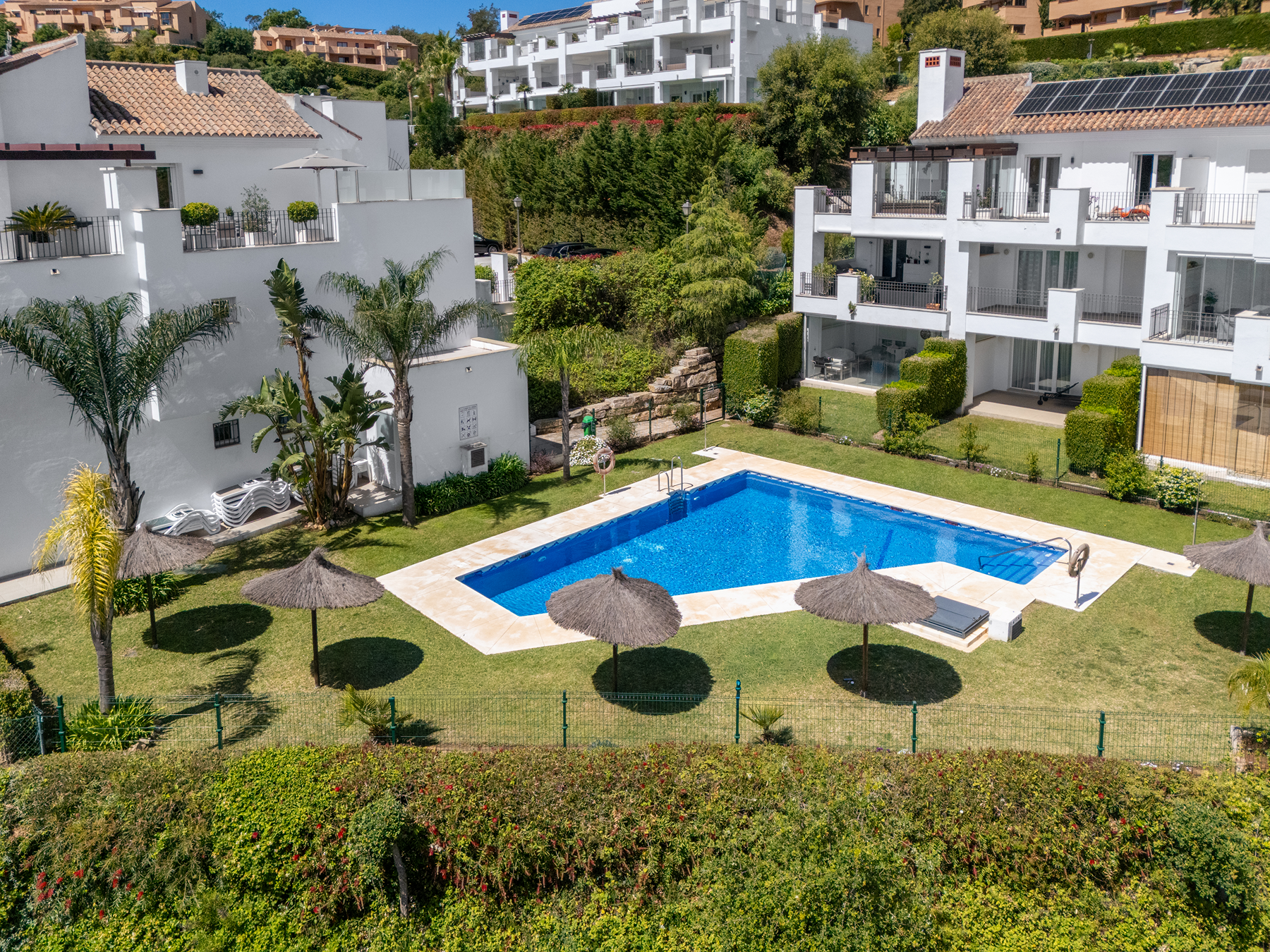  Renovated sea-view penthouse with expansive terrace in La Mairena, Marbella East - 物件實景