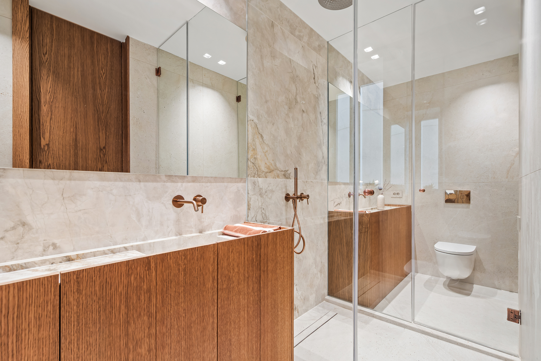  Spacious contemporary design flat in the center - 物件實景
