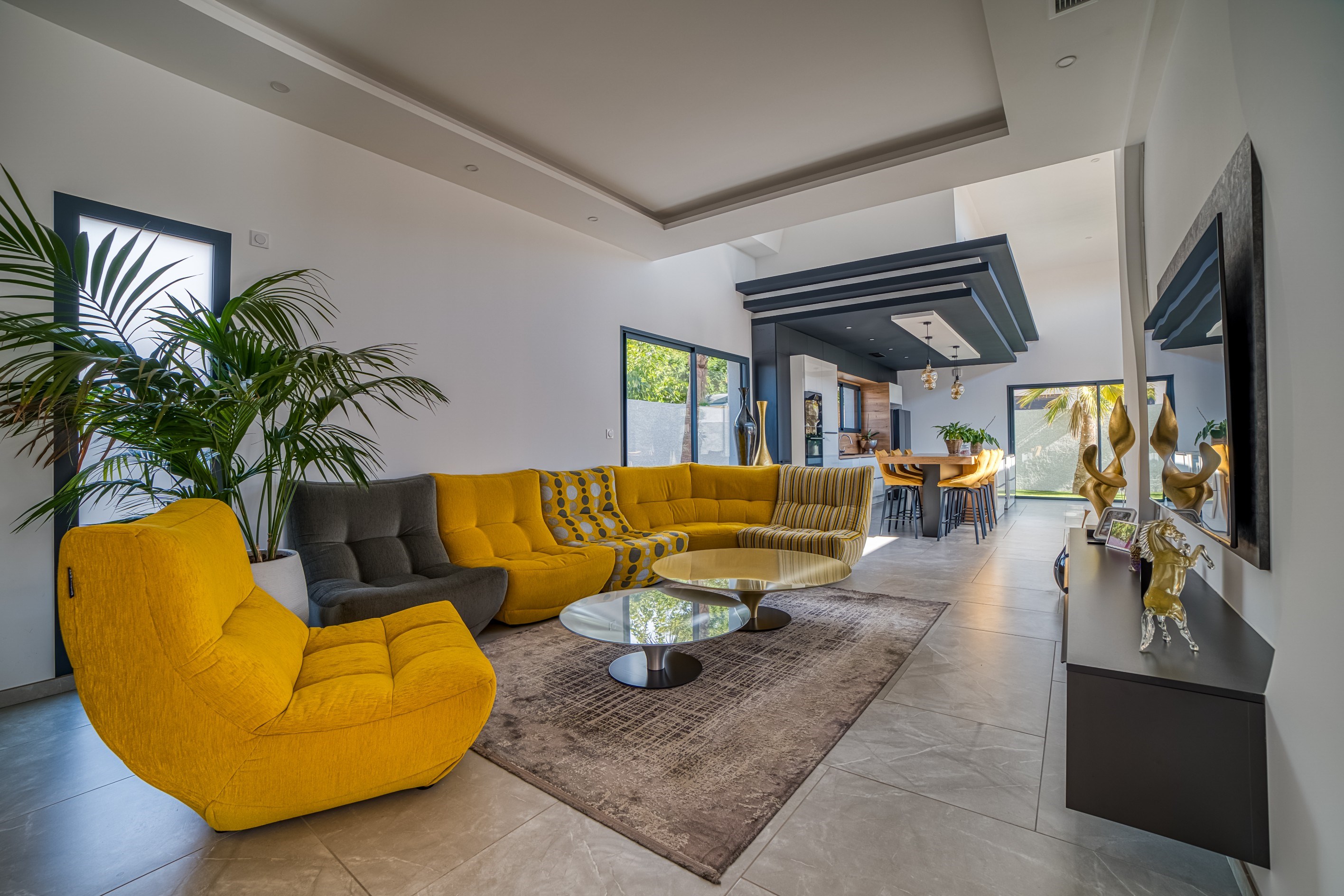  Exceptional single-story villa in Vias – 15 minutes