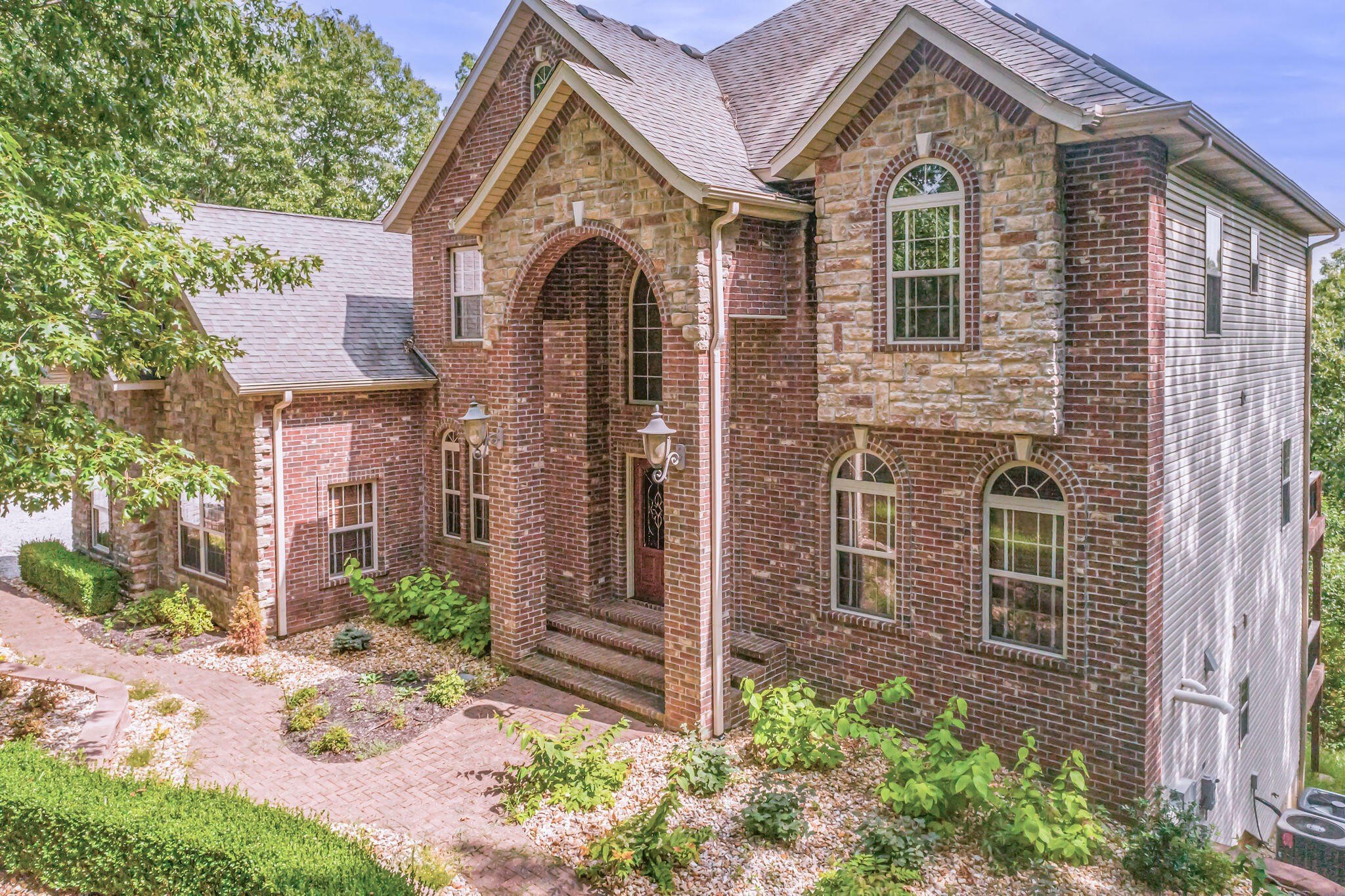 Walnut Shade, Missouri, 65771, United States, 6 Bedrooms Bedrooms, ,5 BathroomsBathrooms,Residential,For Sale,1975828