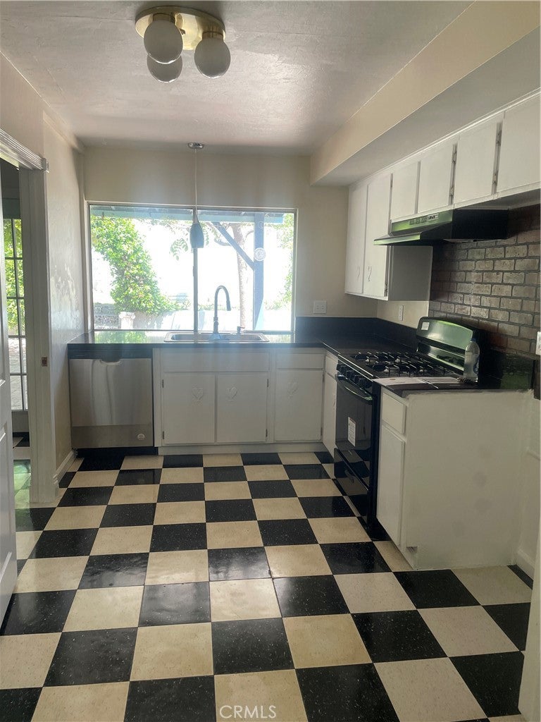 Rancho Cucamonga, California, 91701, United States, 4 Bedrooms Bedrooms, ,2 BathroomsBathrooms,Residential,For Sale,1906841