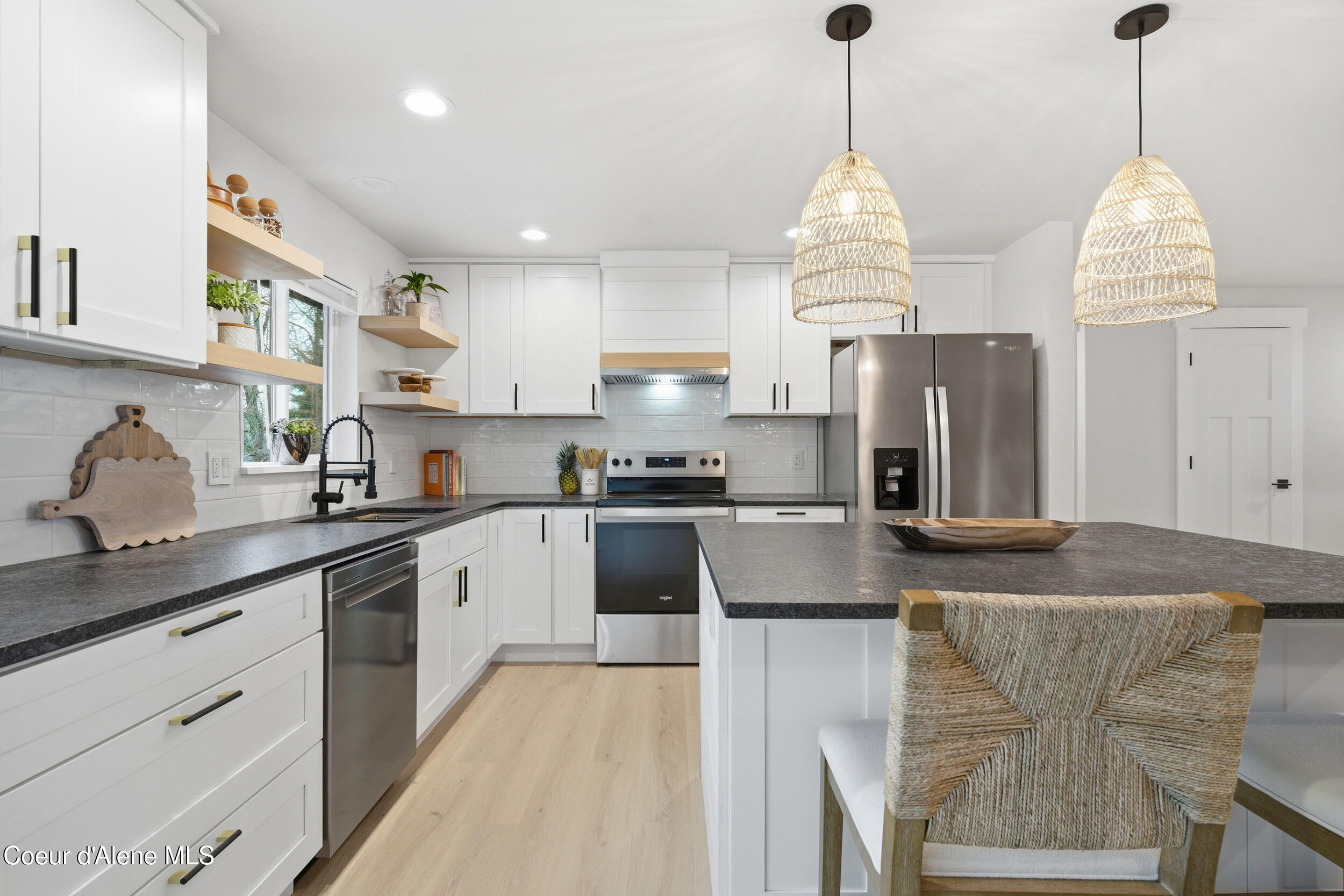 Coeur d'Alene, Idaho, 83814, United States, 2 Bedrooms Bedrooms, ,1 BathroomBathrooms,Residential,For Sale,2010997