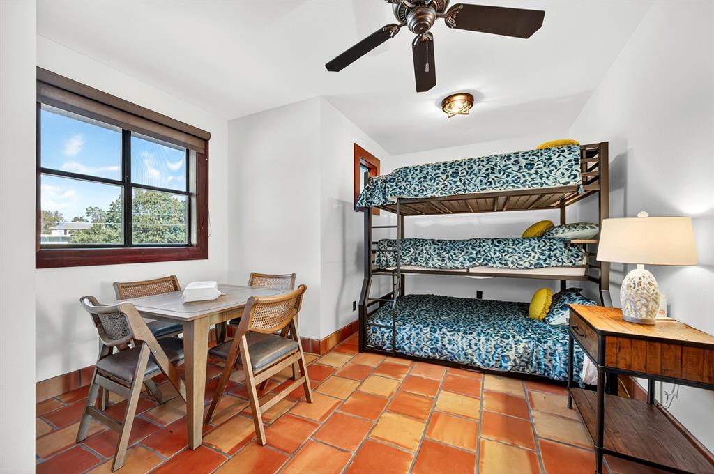 Pottsboro, Texas, 75076, United States, 4 Bedrooms Bedrooms, ,3 BathroomsBathrooms,Residential,For Sale,1974210