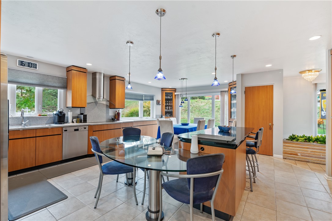 North Strabane, Pennsylvania, 15317, United States, 3 Bedrooms Bedrooms, ,3 BathroomsBathrooms,Residential,For Sale,1882986