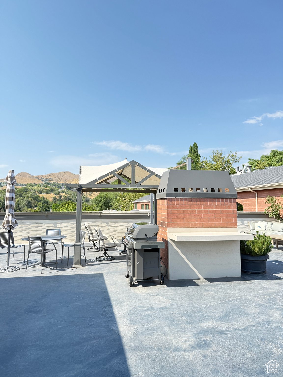 Salt Lake City, Utah, 84103, United States, 3 Bedrooms Bedrooms, ,2 BathroomsBathrooms,Residential,For Sale,1903308