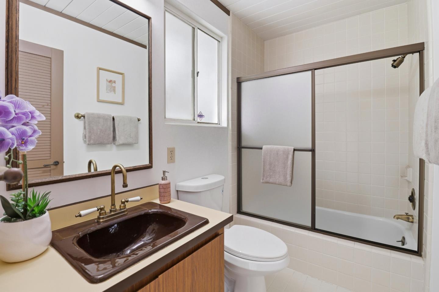 San Mateo, California, 94402, United States, 3 Bedrooms Bedrooms, ,2 BathroomsBathrooms,Residential,For Sale,1989577