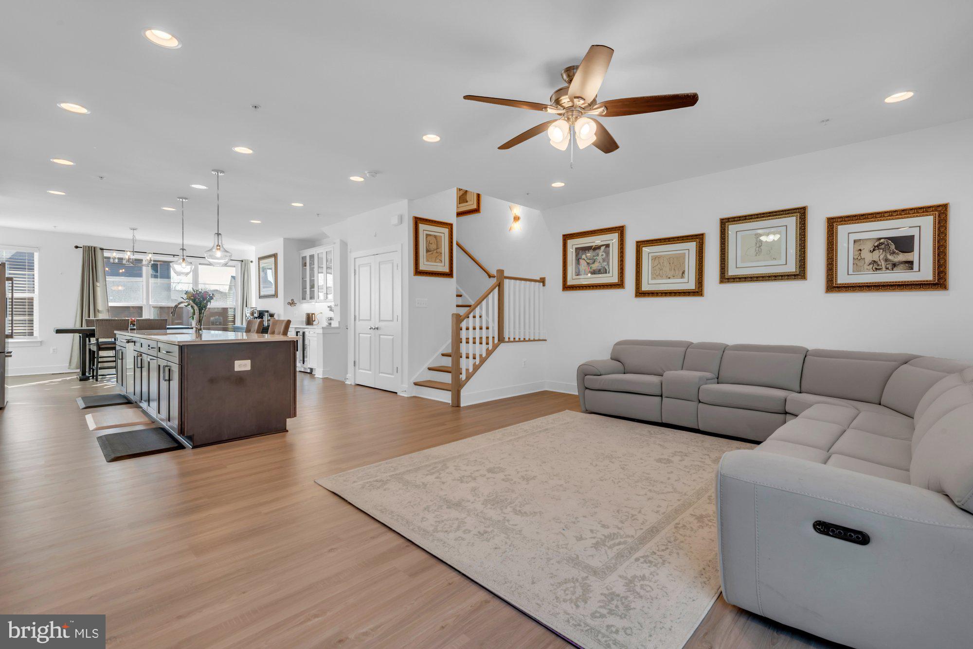 Laurel, Maryland, 20724, United States, 5 Bedrooms Bedrooms, ,5 BathroomsBathrooms,Residential,For Sale,2010373