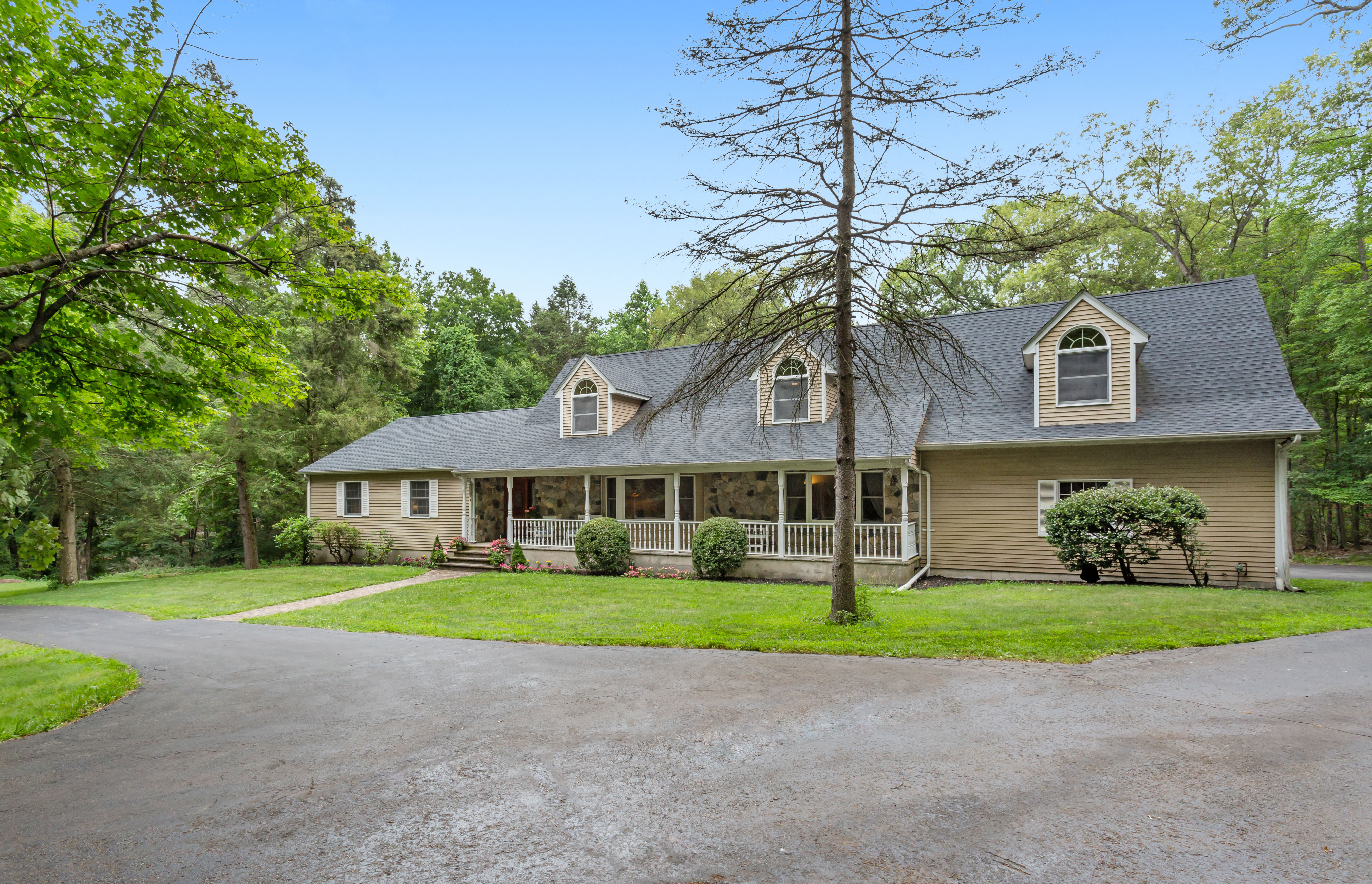 Ringwood, New Jersey, 07456, United States, 7 Bedrooms Bedrooms, ,4 BathroomsBathrooms,Residential,For Sale,1943457