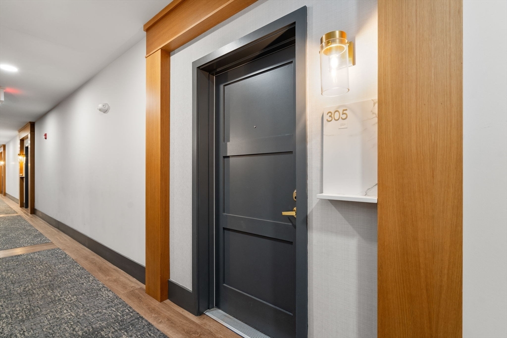 Canton, Massachusetts, 02021, United States, 1 Bedroom Bedrooms, ,1 BathroomBathrooms,Residential,For Sale,1917875