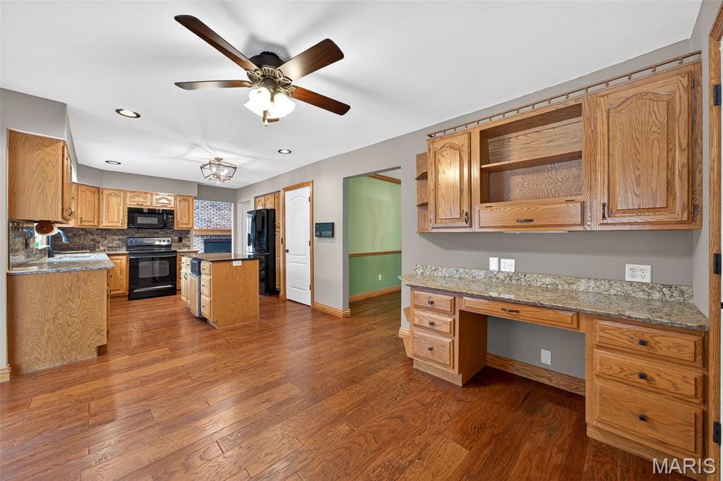 Lake St Louis, Missouri, 63367, United States, 5 Bedrooms Bedrooms, ,5 BathroomsBathrooms,Residential,For Sale,2001706