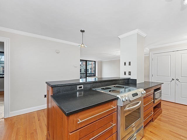 Brookline, Massachusetts, 02446, United States, 1 Bedroom Bedrooms, ,1 BathroomBathrooms,Residential,For Sale,1737969