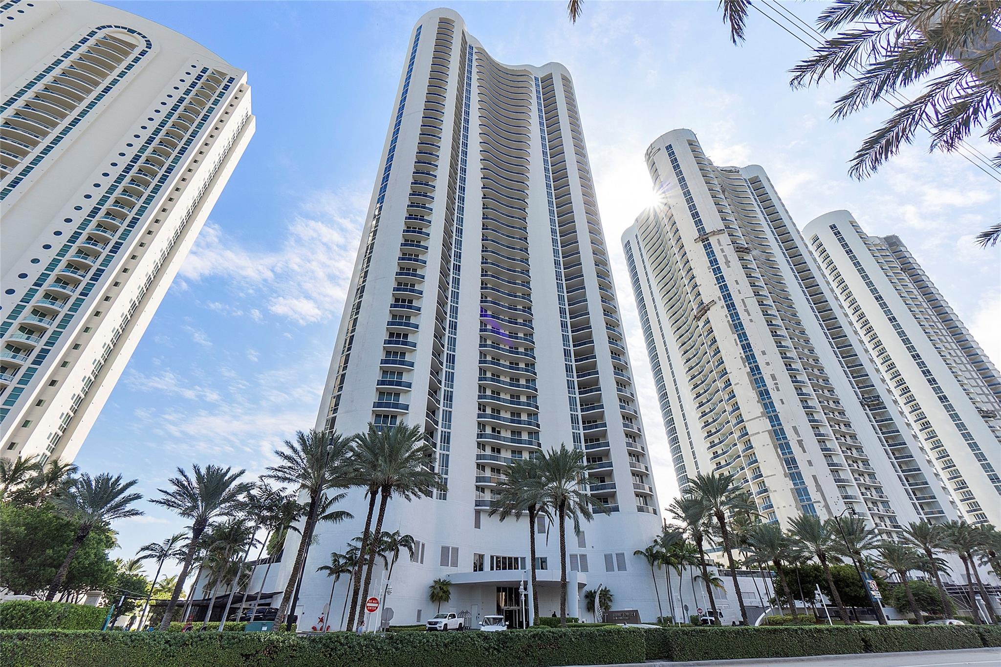 Sunny Isles Beach, Florida, 33160, United States, 3 Bedrooms Bedrooms, ,4 BathroomsBathrooms,Residential,For Sale,1824063