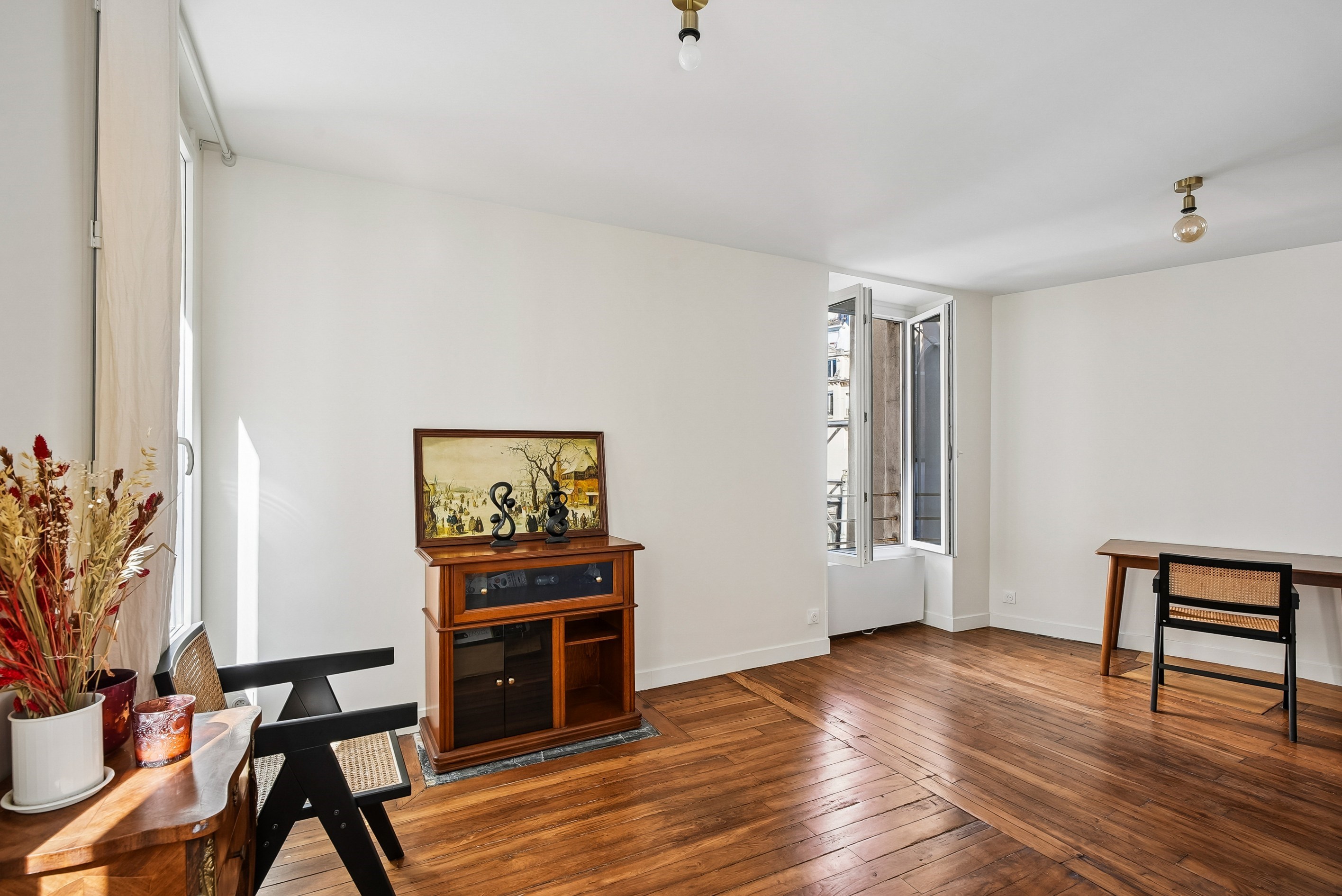  Paris XVIII — In the heart of Montmartre, a bright apartment with views of the … - 物件實景