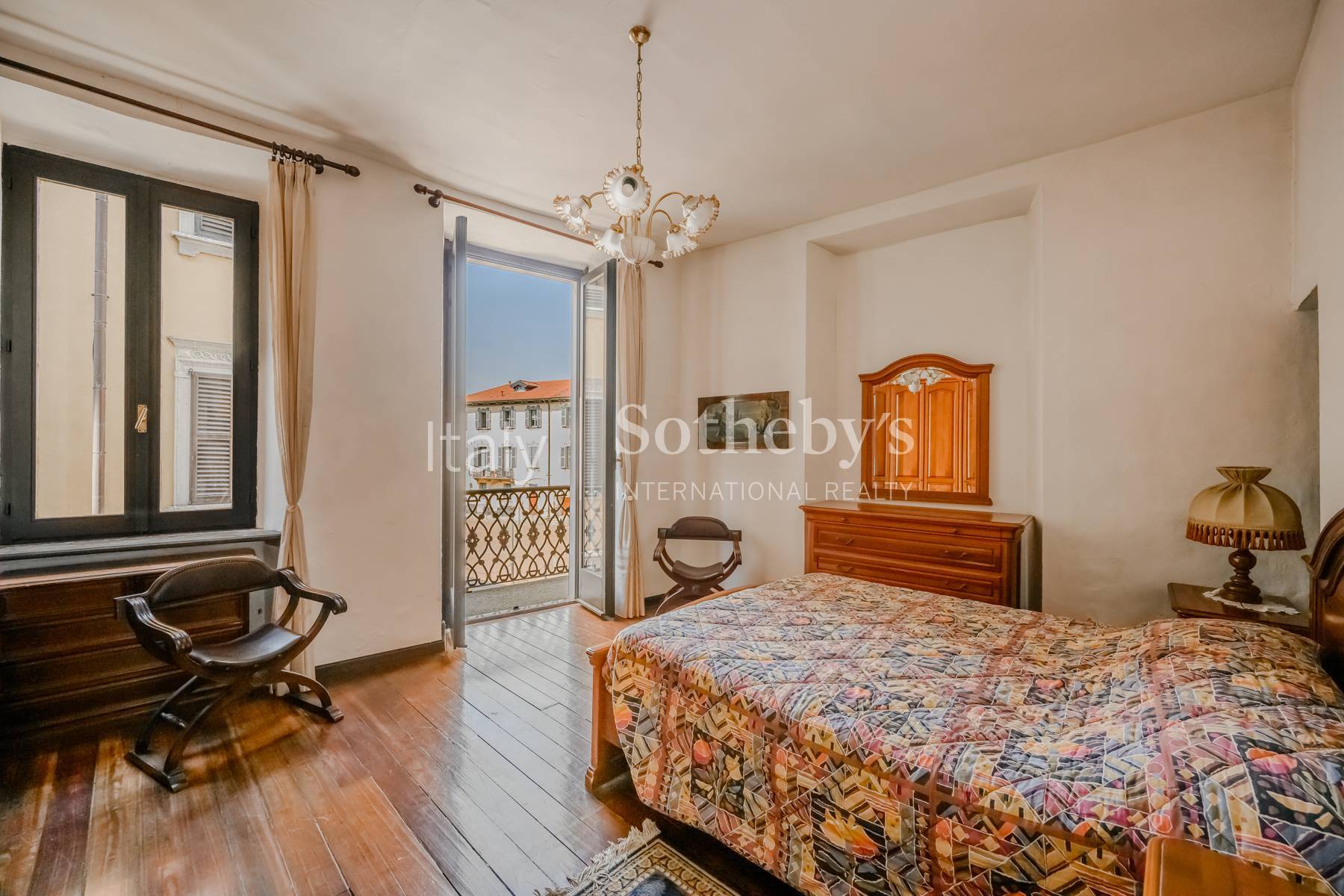  Charming Early 1900s Palazzo in prime lakefront position - 物件實景
