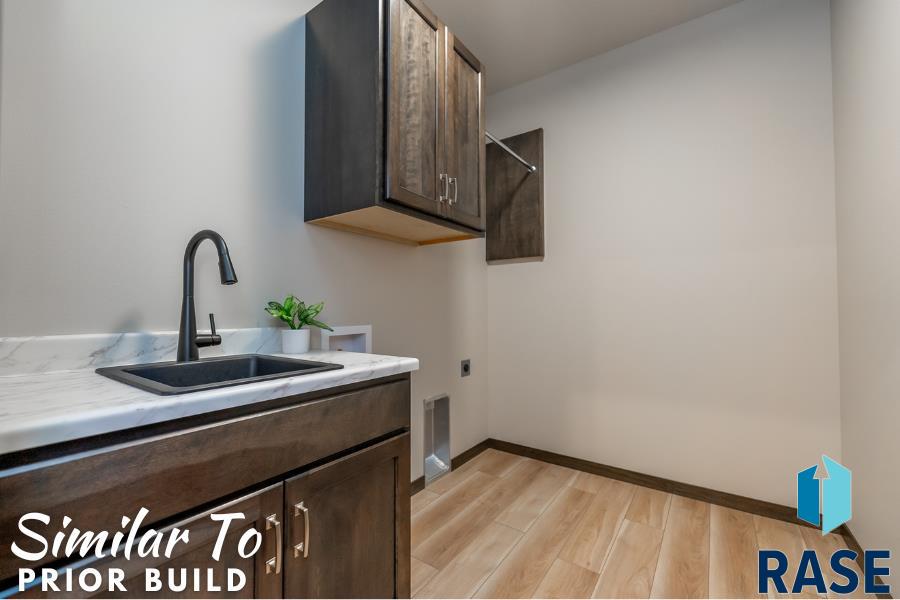 Sioux Falls, South Dakota, 57110, United States, 4 Bedrooms Bedrooms, ,2 BathroomsBathrooms,Residential,For Sale,1834808