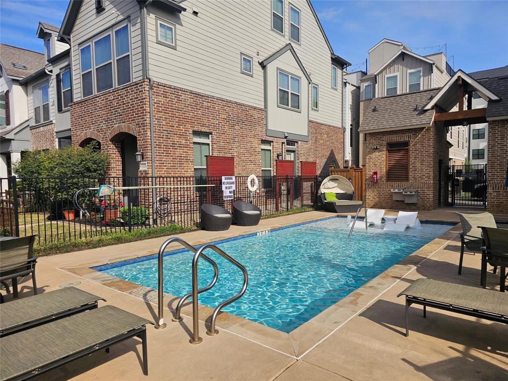 Dallas, Texas, 75212, United States, 3 Bedrooms Bedrooms, ,4 BathroomsBathrooms,Residential,For Sale,1897379