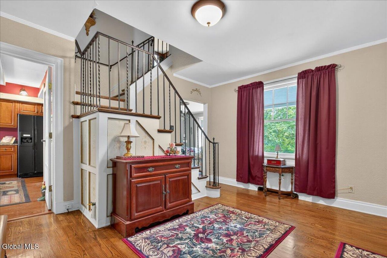 Schenectady, New York, 12309, United States, 5 Bedrooms Bedrooms, ,4 BathroomsBathrooms,Residential,For Sale,1938536