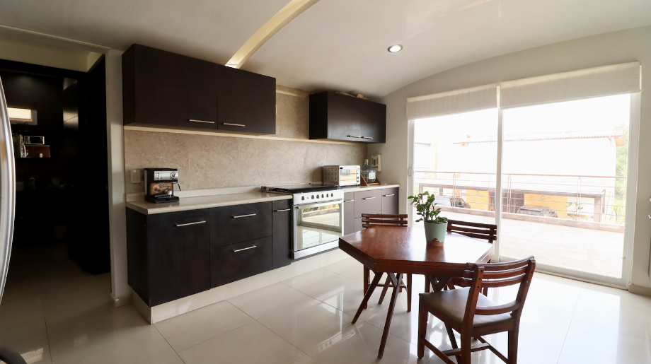 Morelia, Michoacán de Ocampo, 58350, Mexico, 4 Bedrooms Bedrooms, ,4 BathroomsBathrooms,Residential,For Sale,1998426