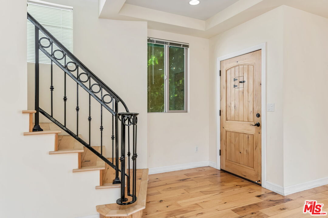 Los Angeles, California, 90025, United States, 6 Bedrooms Bedrooms, ,Residential,For Sale,1932013