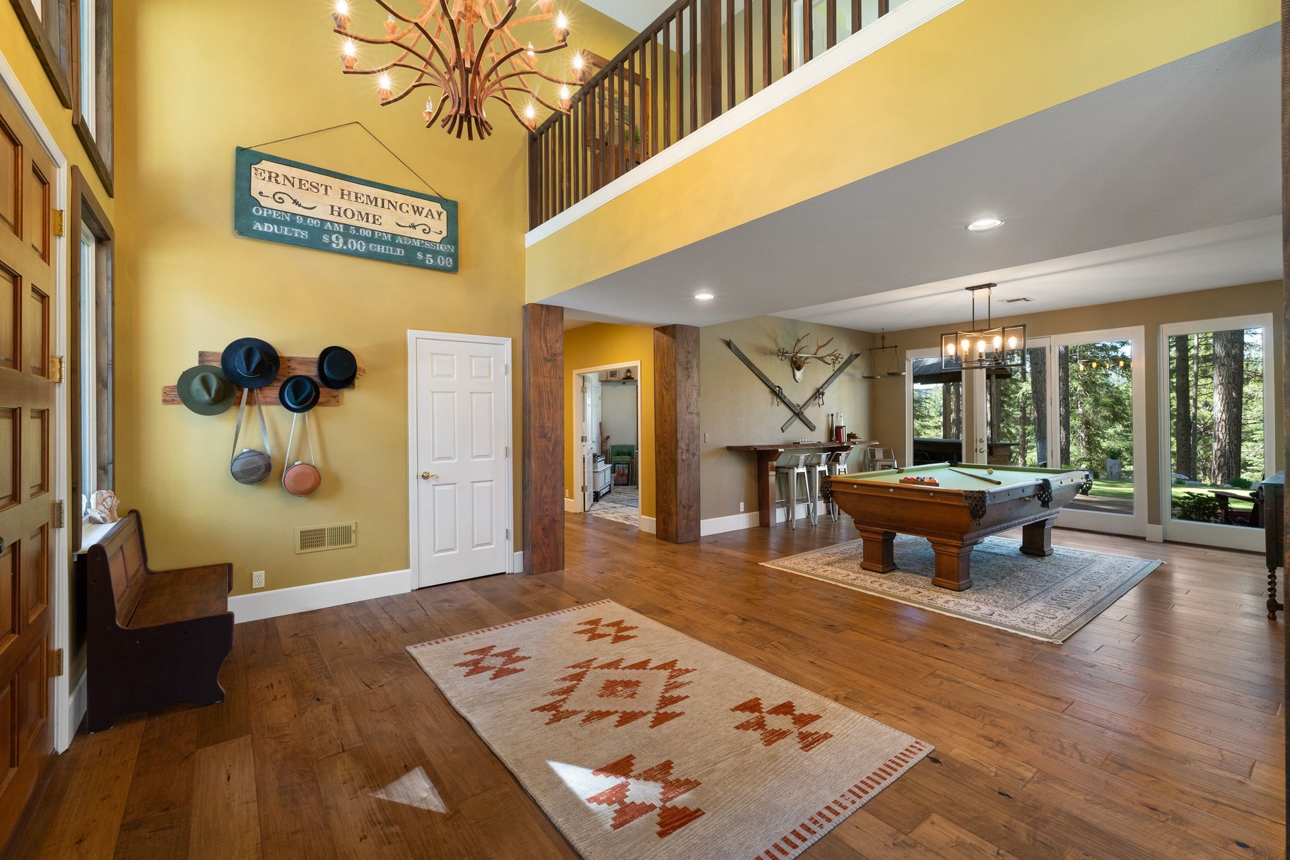  Hilltop Whitehawk Ranch Estate with Sweeping Meadow, Pond & Mountain Views - 物件實景