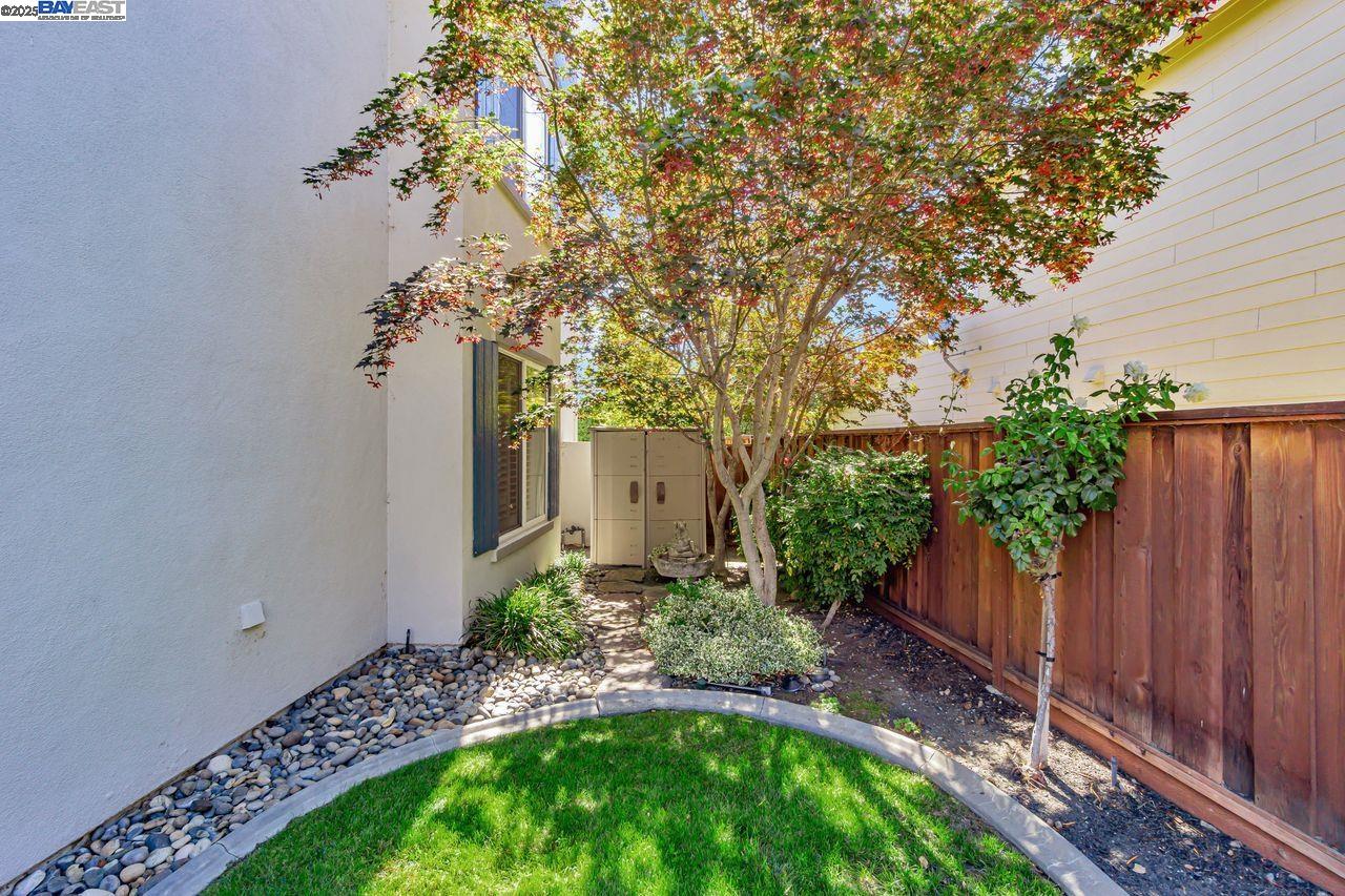 Concord, California, 94521, United States, 5 Bedrooms Bedrooms, ,3 BathroomsBathrooms,Residential,For Sale,1989306